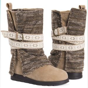 NWOT MUK LUKS Nikki Belt Wrapped Boots
